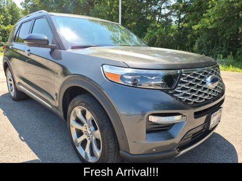 Used 2020 Ford Explorer Platinum w/ Premium Technology Package AWD/4WD image 14