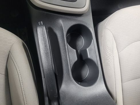 Used 2019 Hyundai Elantra SE FWD image 26