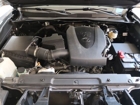 Used 2021 Toyota Tacoma TRD Sport w/ Technology Package RWD image 47