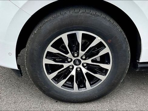 Certified 2025 Ford Expedition Max Platinum AWD/4WD image 6