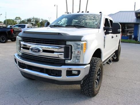 Used 2017 Ford F250 XLT w/ XLT Value Package AWD/4WD image 3