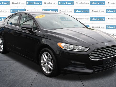 Used 2014 Ford Fusion SE FWD image 3