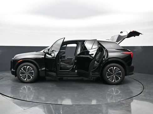 Used 2025 Chevrolet Blazer EV LT FWD image 45