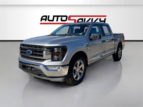 Used 2021 Ford F150 XLT image 3