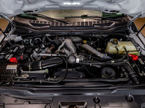 Used 2022 Ford F250 Lariat w/ Tremor Off-Road Package image 30