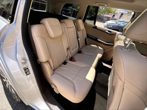 Used 2019 Mercedes-Benz GLS 450 4MATIC image 26