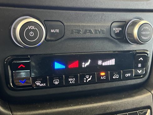 Used 2025 RAM ProMaster 2500 w/ U-Haul Equipment Group FWD image 20
