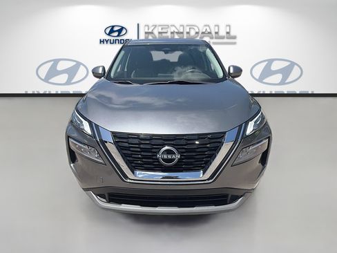 Used 2023 Nissan Rogue SV FWD image 2