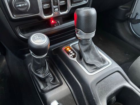 Used 2020 Jeep Wrangler Unlimited Sport S image 19