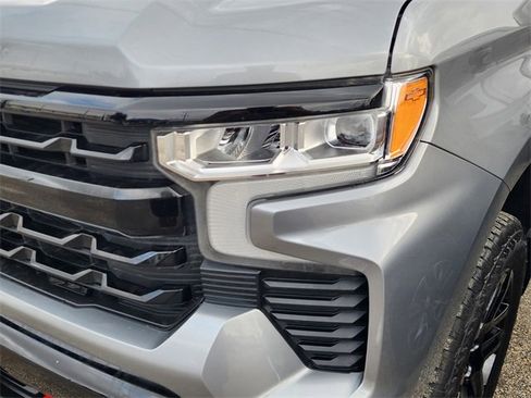 Used 2024 Chevrolet Silverado 1500 LT Trail Boss w/ LPO, Dark Essentials Package image 6