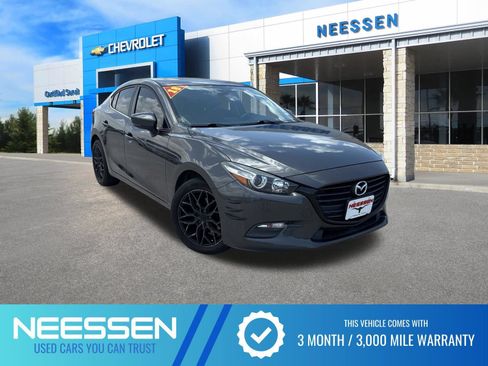 Used 2018 MAZDA MAZDA3 Touring FWD image 1