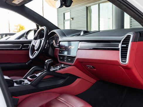 Used 2022 Porsche Cayenne GTS image 47