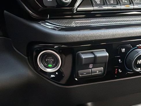 Used 2025 Chevrolet Silverado 2500 ZR2 image 28