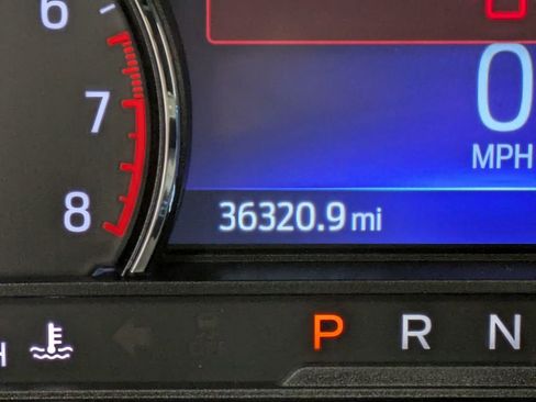 Used 2022 Ford Explorer XLT w/ Equipment Group 202A image 15