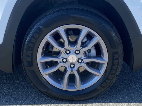 Used 2024 GMC Terrain SLT image 7