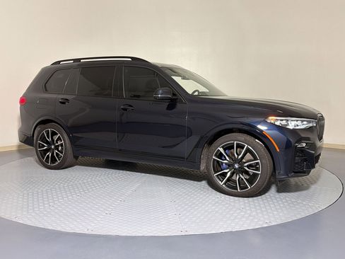 Used 2022 BMW X7 xDrive40i w/ M Sport Package AWD/4WD image 7