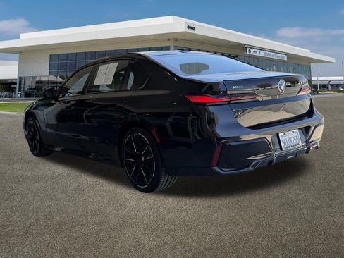 Used 2025 BMW 740i xDrive w/ Premium Package AWD/4WD image 7