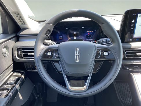 New 2025 Lincoln Aviator AWD w/ Equipment Group 101A image 12