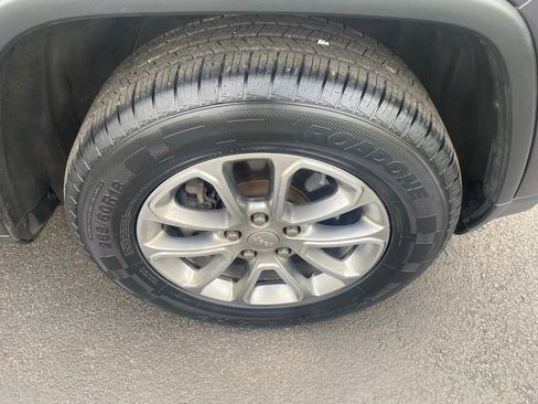 Used 2015 Jeep Grand Cherokee Limited image 32