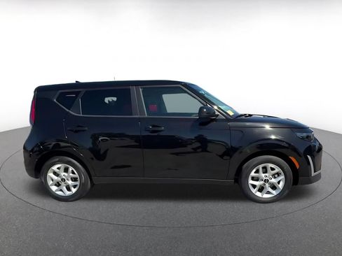 Used 2025 Kia Soul LX w/ LX Technology Package FWD image 26