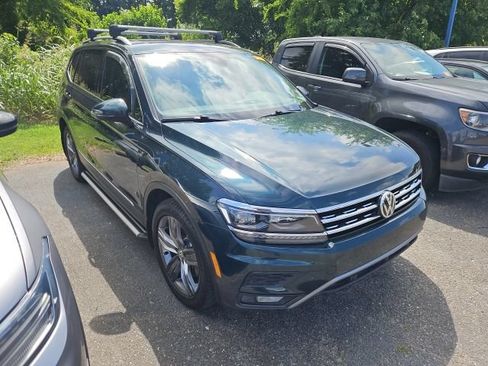 Used 2019 Volkswagen Tiguan SEL Premium w/ 3rd Row Seat Package AWD/4WD image 3