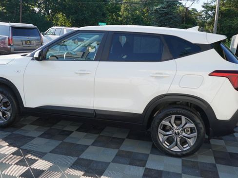 Used 2024 Kia Seltos LX AWD/4WD image 22