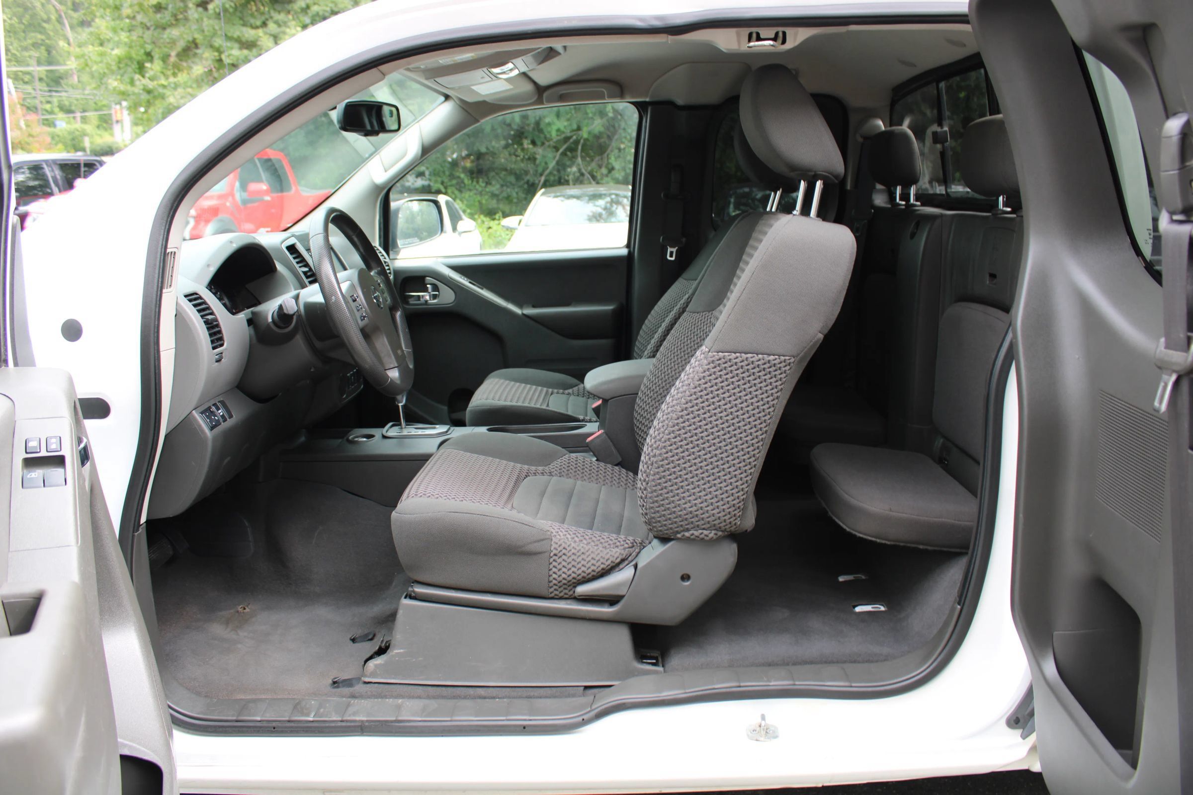 Used 2021 Nissan Frontier SV RWD image 19