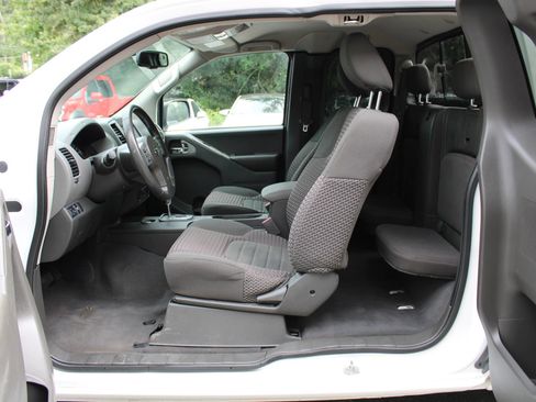 Used 2021 Nissan Frontier SV RWD image 19