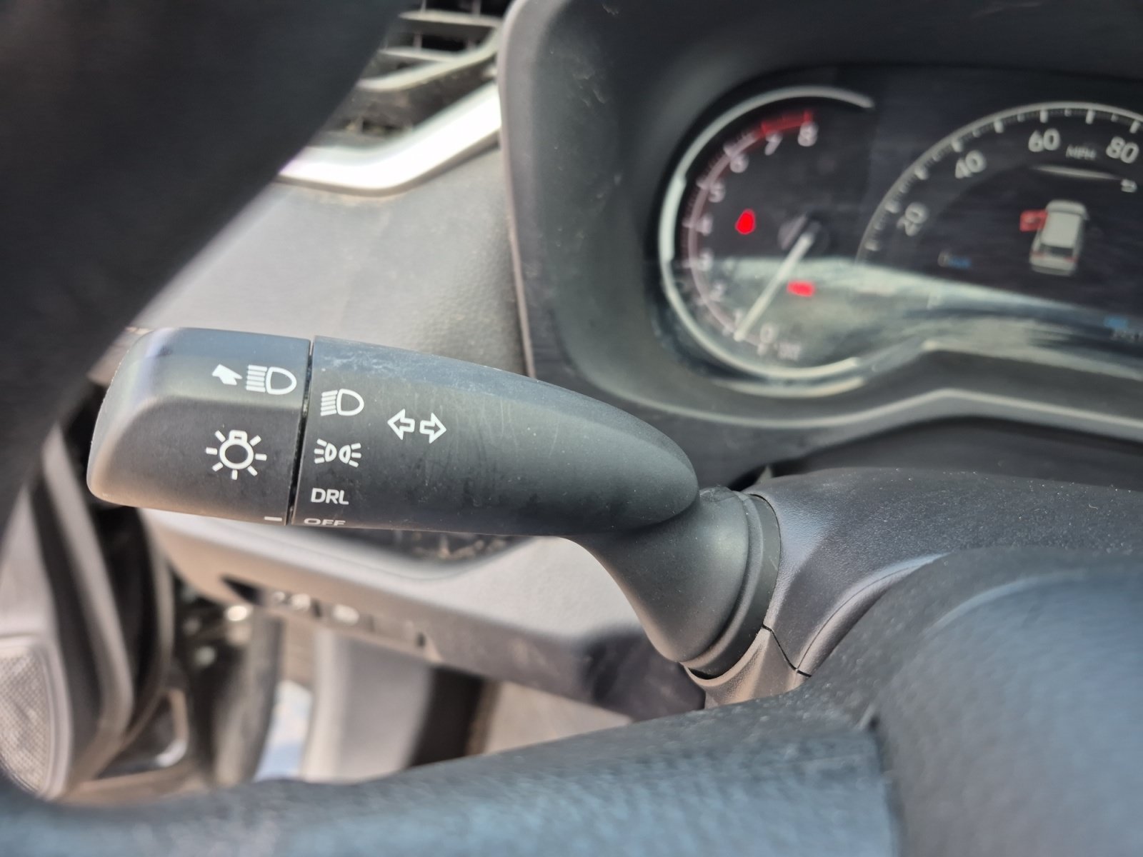 Used 2025 Toyota RAV4 LE AWD/4WD image 33