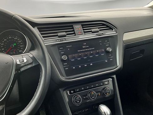 Used 2019 Volkswagen Tiguan SE image 10