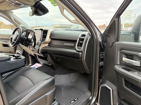 Used 2024 RAM 2500 Laramie w/ Safety Group image 32