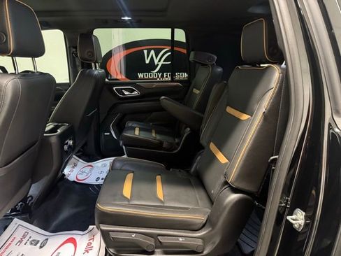 Used 2023 GMC Yukon XL AT4 w/ AT4 Premium Package image 9