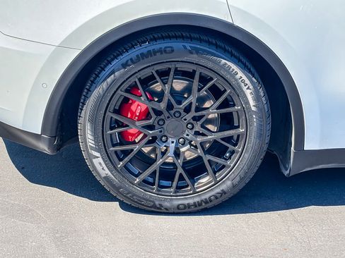 Used 2022 Tesla Model Y Performance AWD/4WD image 10