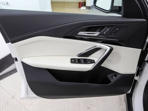 New 2026 BMW X1 xDrive28i w/ Technology Package AWD/4WD image 9