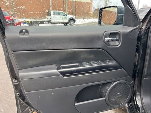 Used 2017 Jeep Patriot High Altitude image 17