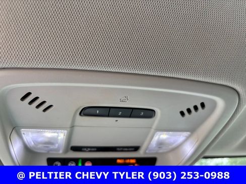 Used 2021 Chevrolet Traverse RS FWD image 15