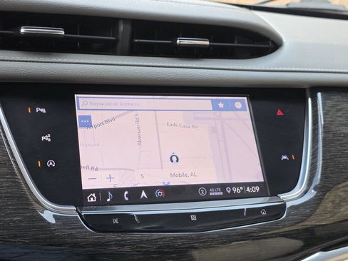 Used 2020 Cadillac XT6 Premium Luxury FWD image 16