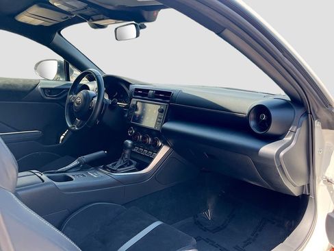 Used 2023 Toyota GR86 Premium w/ ALL Weather Mat Package (TMS) RWD image 28