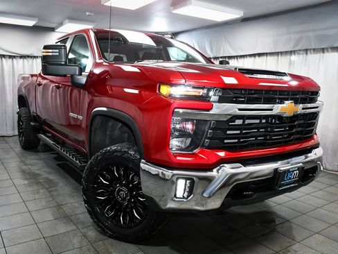 Used 2024 Chevrolet Silverado 2500 LT w/ All Star Edition AWD/4WD image 3