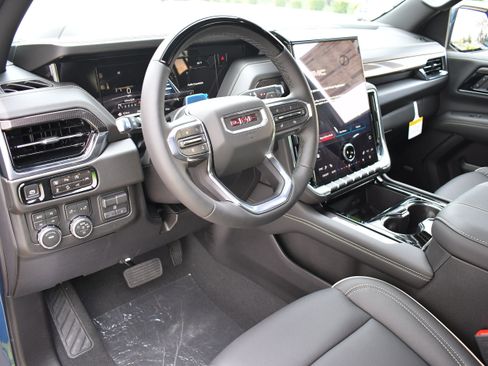 New 2026 GMC Yukon XL Elevation image 10