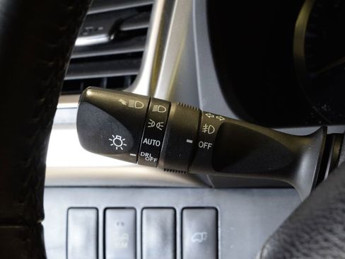 Used 2015 Toyota Highlander Limited AWD/4WD image 19