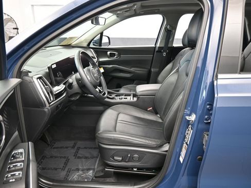 Used 2025 Kia Sorento S w/ Panoramic Sunroof Package image 11