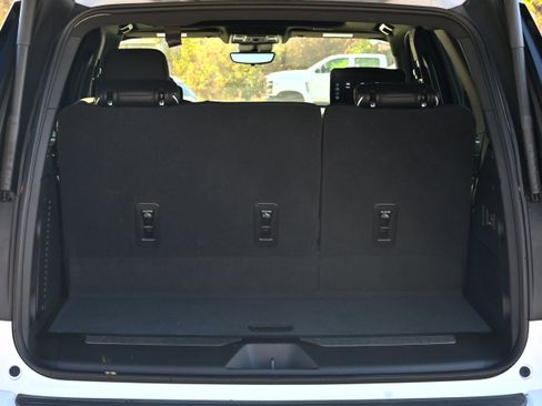 Used 2025 GMC Yukon AT4 Ultimate image 42
