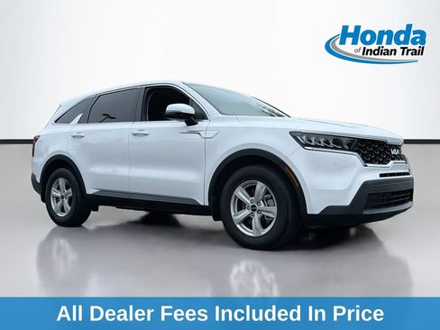 Used 2023 Kia Sorento LX FWD image 1