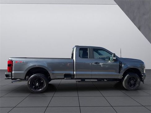 Used 2025 Ford F250 XL w/ STX Appearance Package image 7