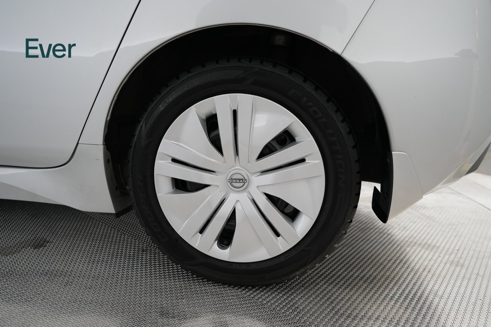 Used 2025 Nissan Leaf S FWD image 21