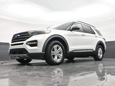 Used 2020 Ford Explorer XLT w/ Equipment Group 202A RWD image 20