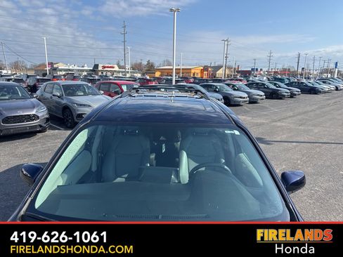 Used 2024 Toyota Sienna XLE image 9
