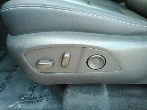 Used 2026 Chevrolet Traverse LT FWD image 17