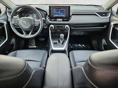 Used 2021 Toyota RAV4 XLE Premium image 17